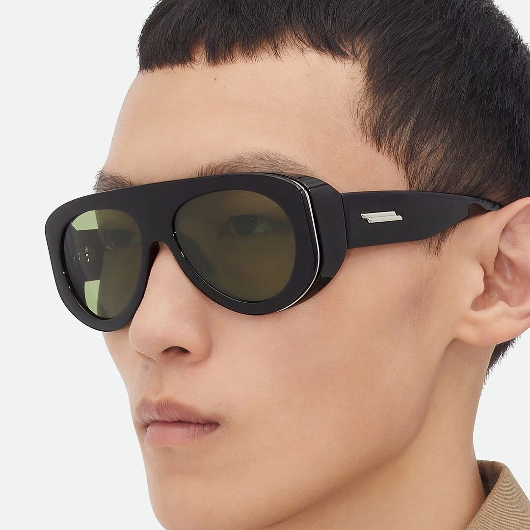 Sculptural and modern Bottega Veneta eyewear frames.