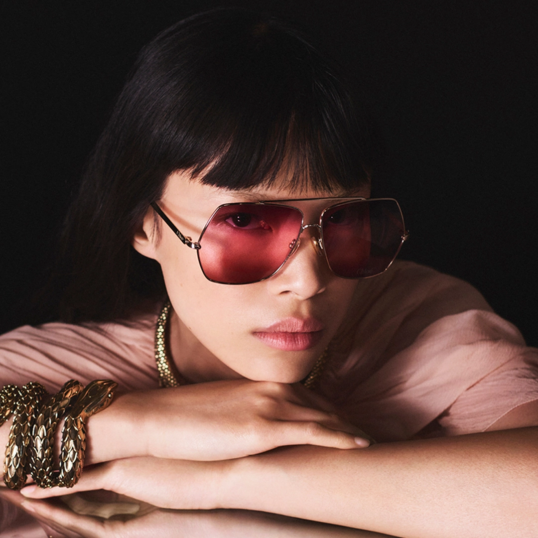Feminine and bohemian Chloé eyewear with soft, graceful curves.